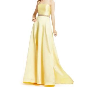 Mac Duggal NWT Flash strapless A-Line gown in the color lemon, size 10
